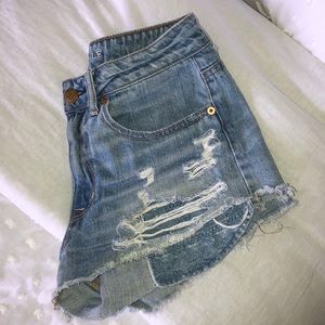 American Eagle shorts with pockets